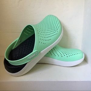 Crocs LiteRide Women’s 8 or 8 1/2 (wide)